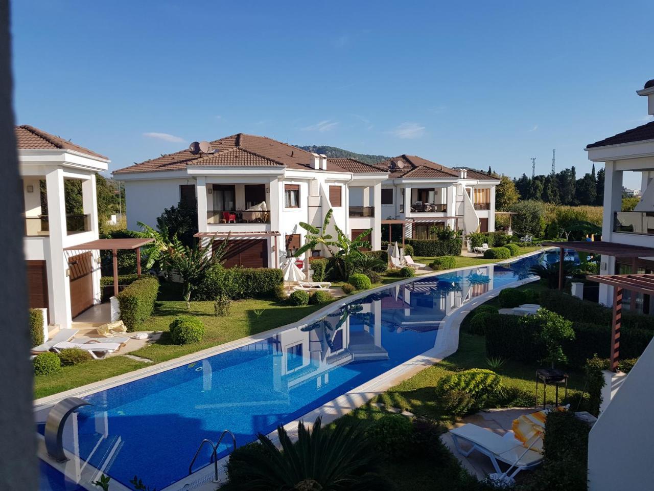 Cristal Villalar Kemer Extérieur photo