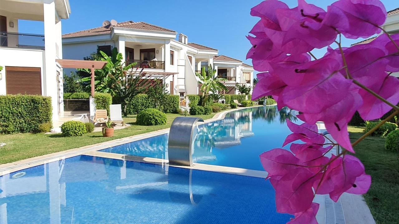 Cristal Villalar Kemer Extérieur photo